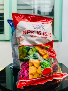 Pupuk Buah dan pupuk pertumbuhan NPK 16-16-16  mengandung unsur hara dari Pak Tani Fertilizer 20Kg 5Kg 1Kg Pupuk Ekonomis Instant Delivery - Lazada
