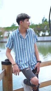 EUVERSE Kemeja Rayon Oversize Lengan Pendek Motif Garis Blue White Pria Wanita Viscose