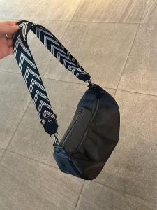 Large Capacity Tote Bag Black Fitness Sporty Style Single Shoulder Crossbody Bag Casual Leisure Fashion Handbag for Youth