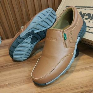 SEPATU PRIA KULIT KICKERS SLIP ON CASUAL