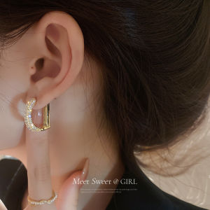 WHC Jewelry Khuyên Tai Chữ D Đính Kim Cương Lấp Lánh Mới Nhất 2022 Khuyên Tai Thiết Kế Sang Trọng Cho Nữ