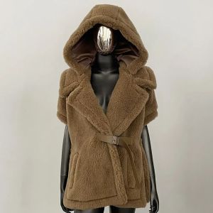 Áo Gile Nữ Mùa Xuân Thời Trang Len Cừu Teddy Áo Khoác Ngắn Có Dây Lưng Da Phong Cách Đường Phố Áo Khoác Màu Camel