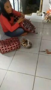 Tas souvenir daur ulang Bungkus Kopi Kapal Api kerajinan Anyaman Keranjang Tas Belanja Pasar sayur dan buah