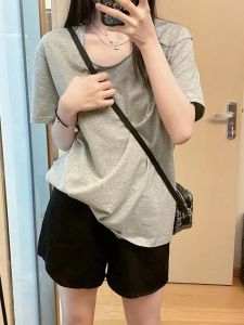 Áo Thun Cotton Tay Ngắn Cổ Chữ U Màu Xám Mùa Hè Rộng Rãi Phong Cách Hồng Kông Lười Biếng Thon Gọn Áo Lót Cổ Lớn