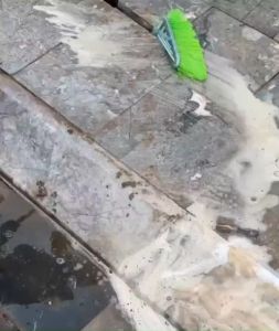 Chất tẩy xi măng Zippro 5 Lít tẩy xi măng trên nhôm inox gạch men nhựa giá rẻ tại TP Hồ Chí Minh