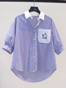 เสื้อเชิ้ตแขนสั้นลายทางฤดูร้อนสำหรับผู้หญิง ทรงหลวม สไตล์เกาหลี ปักลายการ์ตูน ป้ายลดราคา ฤดูร้อน 2024