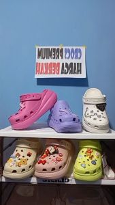 Sandal Crocs Classic Crush Clog Wanita Free Jibbits Sandal Wanita