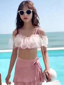 ชุดว่ายน้ำสตรี สายแขวน ผอมเพรียว ซานย่า  สไตล์รีสอร์ท ชุดว่ายน้ำผู้หญิงวัยใส  ชุดว่ายน้ำกระโปรง