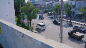 Kaos Pria Distro Lengan Panjang Gado-gado Makanan Indonesia Putih