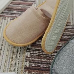 สลิปเปอร์ รองเท้าโรงแรม  รองเท้าแตะแบบใช้แล้วทิ้ง กำมะหยี สลิปเปอร์ พื้นยาง กันลื่น slipper