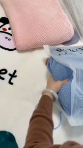 ผ้าเช็ดตัวรังผึ้ง สาเก ผ้าขนหนูอาบน้ำ  70*140cm ขนาดใหญ่พิเศ พร้อมส ซับน้ำดีขนไม่หลุด เนื้อนุ่ม เหมาะสำหรับผู้ชายและผู้ห