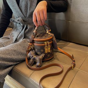 Hong Kong Brand Ladies Fashion Handbag 2025 New Style Leather Shoulder Bag Bucket Shape Crossbody Small Bag British Style