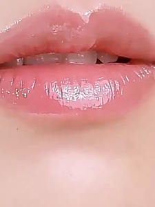 Mặt nạ dưỡng môi dạng bọt giúp dưỡng ẩm và làm trắng nhanh chóng hiệu quả dưỡng ẩm lâu dài cải thiện tình trạng xỉn màu làm mờ nếp nhăn và nứt nẻ môi nuôi dưỡng đôi môi