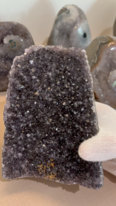 Natural Brazil Amethyst Geode Medium 8 x 10 x 12 cm 1.23 kg | Self-Standing Light Purple Quartz | Home Decor | Unique Gift