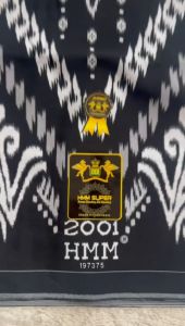 (BISA COD) Sarung Samarinda HMM Super 2001 SARUNG SANTRI DEWASA PUTIH MOTIF PINTU ACEH 2024