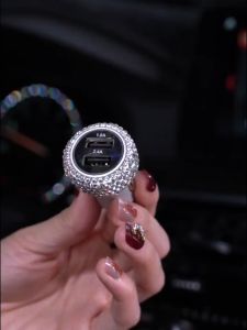 Bộ Tẩu Sạc  Cáp Sạc Đính Đá Trên Xe Ô Tô - Sạc Điện Thoại Xe Hơi