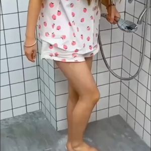 COD จัดส่งฟรี แผ่นยางกันลื่น หนา4.5mm กว้าง 90 ซม. แผ่นกันลื่นในห้องน้ำ พรมกันลื่น กันลื่นห้องน้ำ ทำความสะอาดง่าย PVC แผ่นรองกันลื่น แผ่นกันลื่นห้องน้ำ แผ่นปูพื้น แผ่นกันลื่น กันลื่นห้องน้ำ แผ่นปูพื้นห้องน้ำ แผ่นกันลื่นยาง แผ่นรองในห้องน แผ่นยางปูพื้น