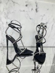 รองเท้าแตะส้นสูงแบบสวมหัวแหลมประดับคริสตัลแฟชั่นสำหรับผู้หญิงในฤดูร้อน พื้นยาง สวมใส่สบาย รองเท้าแตะสำหรับงานปาร์ตี้