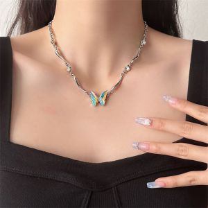 KANCAI Gradient Color Butterfly Pendant Necklace Womens Fashion Sweet Cool Spicy Girl High-End Sense Clavicle Chain Jewelry