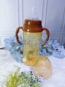 Botol susu besar 330ml dengan sedotan selang / gagang tebal dengan bahan tebal dan bpa free.