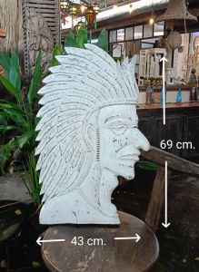 หน้ากากอินเดียแดง ไม้แกะสลักรูปหน้ากากอินเดียแดงแกะสลักจากไม้จามจุรีแท้ๆทำสีขาววินเทจ เหมาะสำหรับแต่งบ้าน คาเฟ่ โรงแรม ไม้แกะสลักงานตกแต่งติดผนัง หน้าอินเดียแดงติดผนังงานวินเทจสวยๆ handmade 100% งานมีเพียง 2 ชิ้นเท่านั้น พร้อมส่งไว/ฟรี