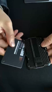 Aulumu G03 Multi Tool Magnetic Metal Wallet with Carbon Fiber Cover & Wireless charging Compatible