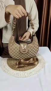 Tas Wanita Stylish: LUNA AURA Tas Hobo Wanita Cocoly Catur IW 109 Tas Selempang Bulan Tas Tangan Tas ootd