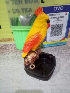 asbak unik roko keren karakter burung kakaktua jambul Dekorasi Rumah/MIX WARNA