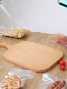 Mini Wireless Vacuum Sealer Food Vacuum Sealing Machine USB Rechargeable Automatic Plastic Bags Package Sealer For Kitchen Use