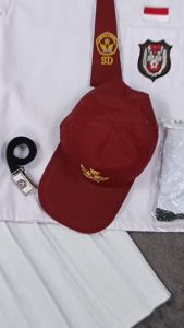 setelan seragam sekolah putih-putih panjang perempuan sd kelas 1-6 topi merah
