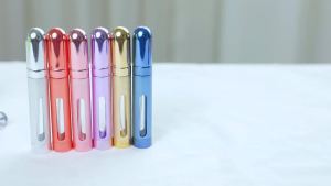 Perfume Bottle 12ml Portable Small Sample Glass Empty Bottle Cosmetic Utensils Small Spray Bottle Pressed Empty Bottle Dispensin