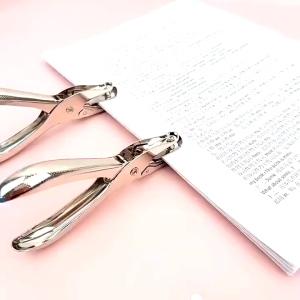 1Pcs Officom One Hole Puncher 6mm Ticket Puncher Circle Metal Single Hand Held Hole Punch-W008