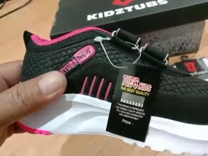 Sepatu Sekolah Anak Perempuan Karakter Kuda Pony Litel Pony Cewek Warna Hitam Murah Tali Perekat Rekat Velcro Kecil Tanggung Umur Usia PAUD TK SD SMP SMA Kelas 1 2 3 4 5 6 7 8 9 0 Tahun-KIDZTUBS174991523