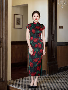 Summer Retro Styled Red Cheongsam Elegant and Fitting