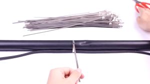 100 Pcs Stainless Steel Metal Cable Ties 4.6mm Heavy Duty Self-Locking Wrap Zip Exhaust Wrap Multifunctional Tie