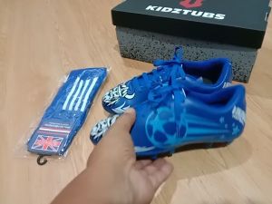KIDZTUBS Sepatu Bola Anak Paket Komplit Sepatu Bola Tas Skin Deker Kaos Kaki Usia 6-10 Tahun Size 28 29 30 31 32 33 34 35 36 37 KDZ1332122224