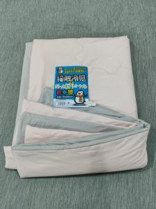 Machine Washable Summer Thin Ice Silk Cooling Sensation Blanket Lightweight Single Person Durable Polyester Fiber Filled Quilt