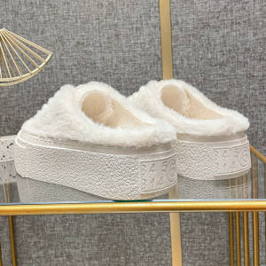 Womens Thick Bottom Fur Slippers Indoor Outdoor Wear Autumn Winter High Sensation Heightening Fur Shoes White Fluffy Shoes