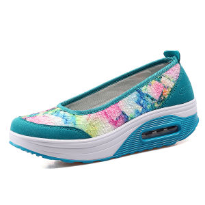 Breathable Womens Slip-On Platform Pumps Beijing Style Embroidered Mesh Shoes Comfortable Fashionable Summer New Arrival