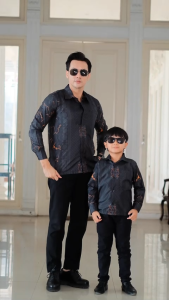LELAKSA BATIK - Kemeja Batik Pria Dewasa dan Anak Slimfit Furing Lengan Panjang Warna Hitam - 487 Widura