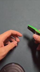 Đồ chơi móng vuốt robot phát sáng cho bé – Combo 2 cái – Móng vuốt lắp ngón tay siêu nhân ngầu lòi