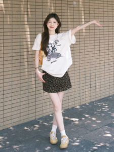 YUEZHONGWEI | Retro American Cartoon Print White Short Sleeve Womens T-shirt Summer Loose Fit Half Sleeve Body Shirt Creative Animal Design