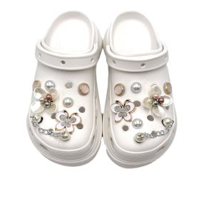 17Pcs/Set Crocs Jibbitz Charms Crystal Diamond Butterfly Shoe Flower Jewelry Crystal Pearl Chain Detachable Shoe Buckle for Crocs