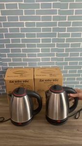 Ấm Điện Siêu Tốc Inox Cao Cấp 18L Cách Nhiệt An Toàn  - Tốc độ và khả năng tự động ngắt điện khi sôi khiến cho ấm đun nước siêu tốc ngày càng được nhiều gia đình lựa chọn.  - Ấm siêu tốc Inox 1.8 lít có chế độ hoạt động thông minh tự động chuyển chế độ