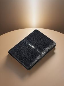 กระเป๋าสตางค์หนังแท้ทรงตั้งแบบสั้น กระเป๋าสตางค์หนังปลาไข่มุกสีดำระดับไฮเอนด์ทำมือ กระเป๋าสตางค์หนังแท้แบบมีช่องใส่บัตรหลายช่อง