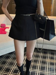 Business Women's High Waist A-Line Mini Skirt: Black Anti-Light Slit Short Skirt for Autumn & Spring Seasonal Pants