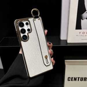 Fashion Plating Glitter Wrist Strap Stand Phone Case for Samsung Galaxy S22 Plus S23 FE S24 S25 Ultra Drop Protection Cover Lady