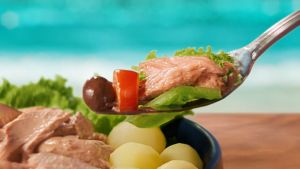 Cá ngừ xắt lát ngâm dầu - Nhập khẩu Philippines Khối lượng 170g