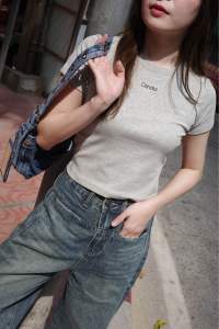 Candid crop t-shirt ➖ 4 colors : White  Black Red  Gray  Freesize