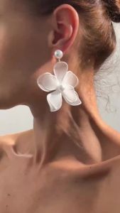 Salircon Temperament Exaggerated Imitation Pearl Large Flower Pendant Earrings Women Trendy Elegant Ear Accessories Jewelry